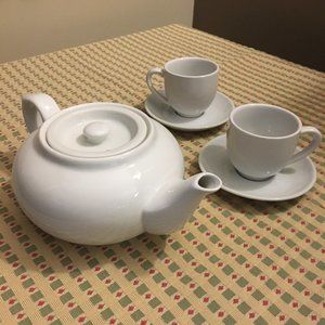 Vintage Contemporary White Porcelain Teapot Cups & Saucers Set